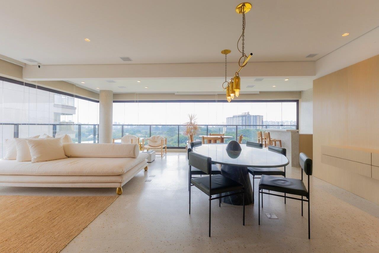 Apartamento sofisticado com varanda gourmet e porteira fechada próximo ao Parque Ibirapuera – 19612