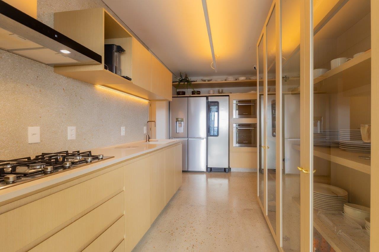 Apartamento sofisticado com varanda gourmet e porteira fechada próximo ao Parque Ibirapuera – 19612