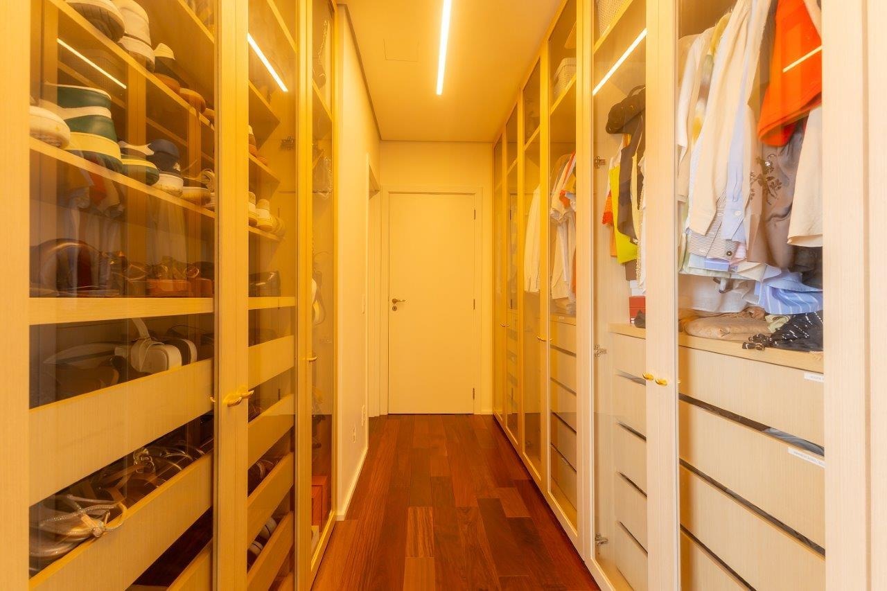 Apartamento sofisticado com varanda gourmet e porteira fechada próximo ao Parque Ibirapuera – 19612