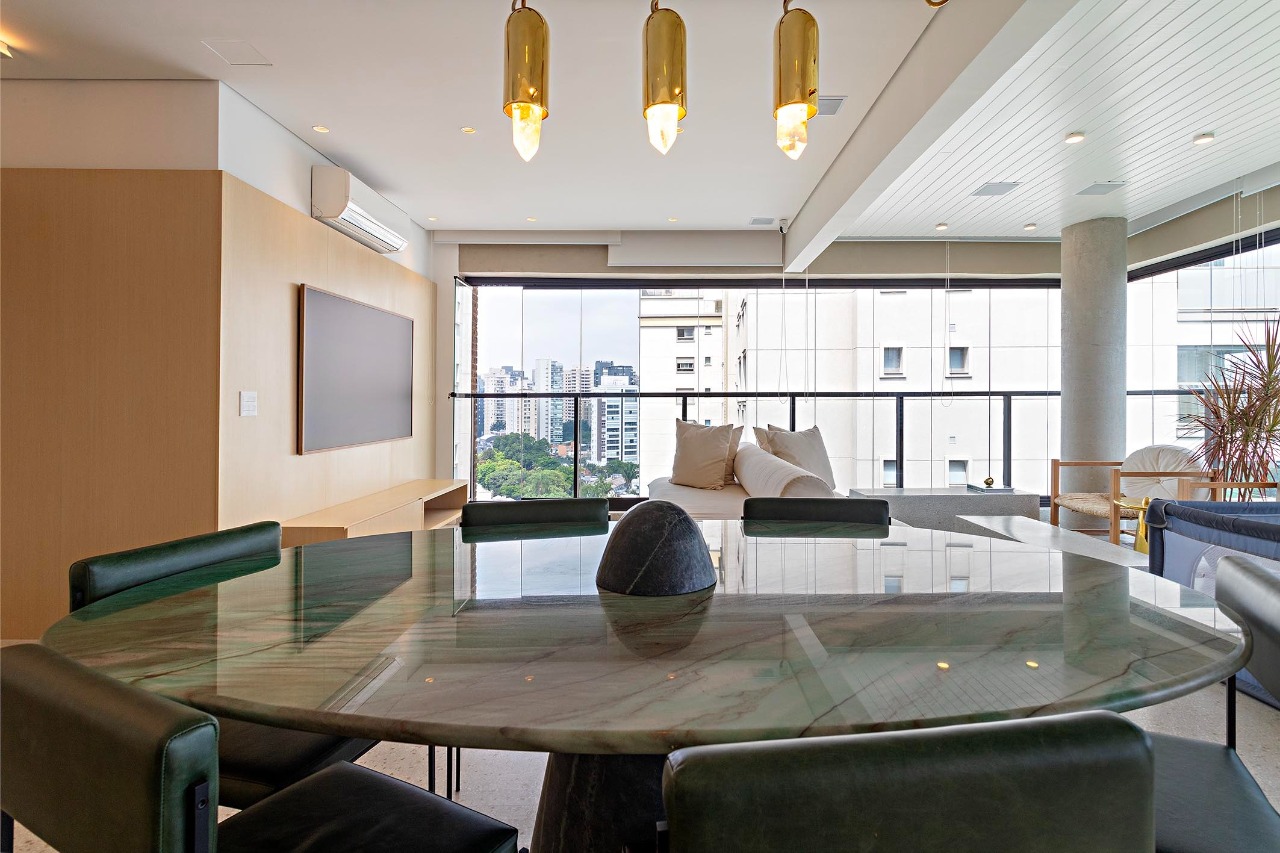 Apartamento sofisticado com varanda gourmet e porteira fechada próximo ao Parque Ibirapuera – 19612