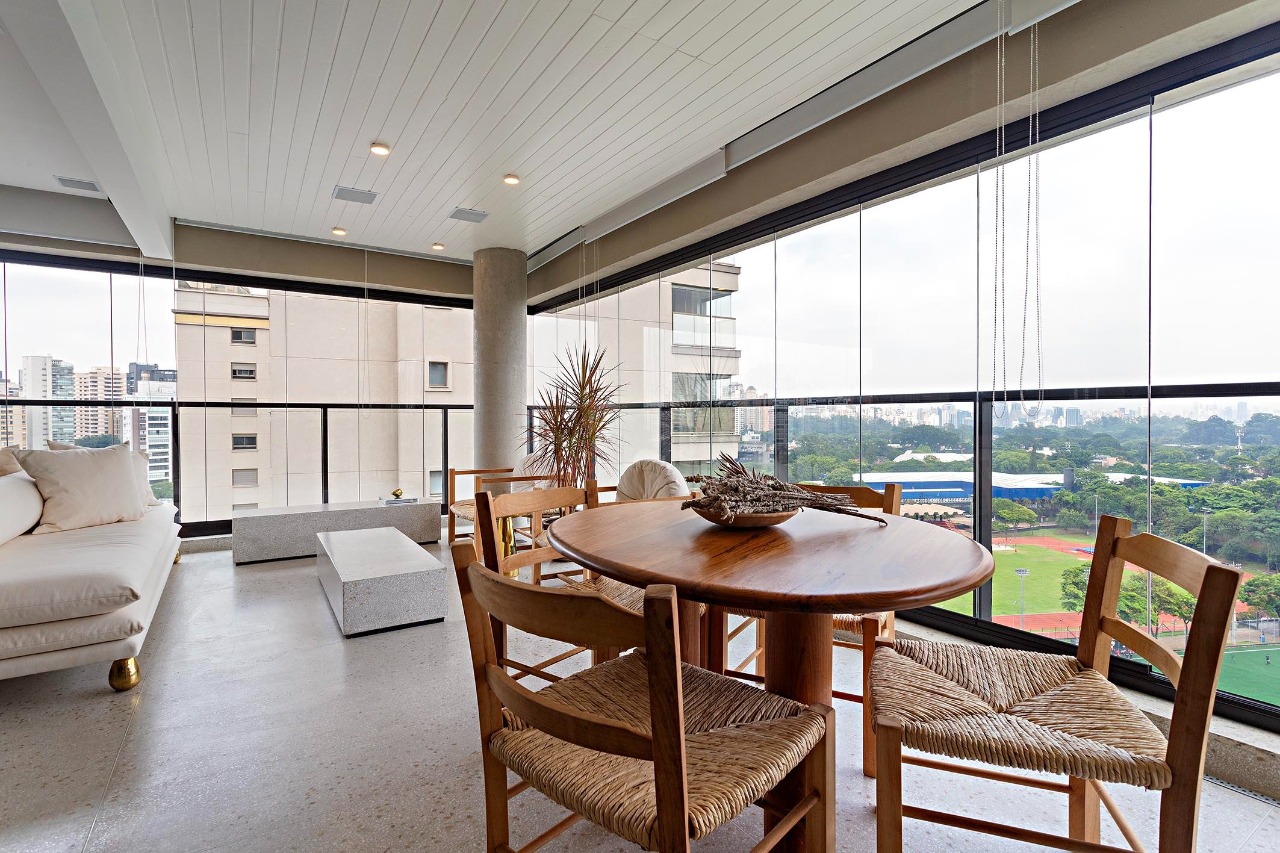 Apartamento sofisticado com varanda gourmet e porteira fechada próximo ao Parque Ibirapuera – 19612