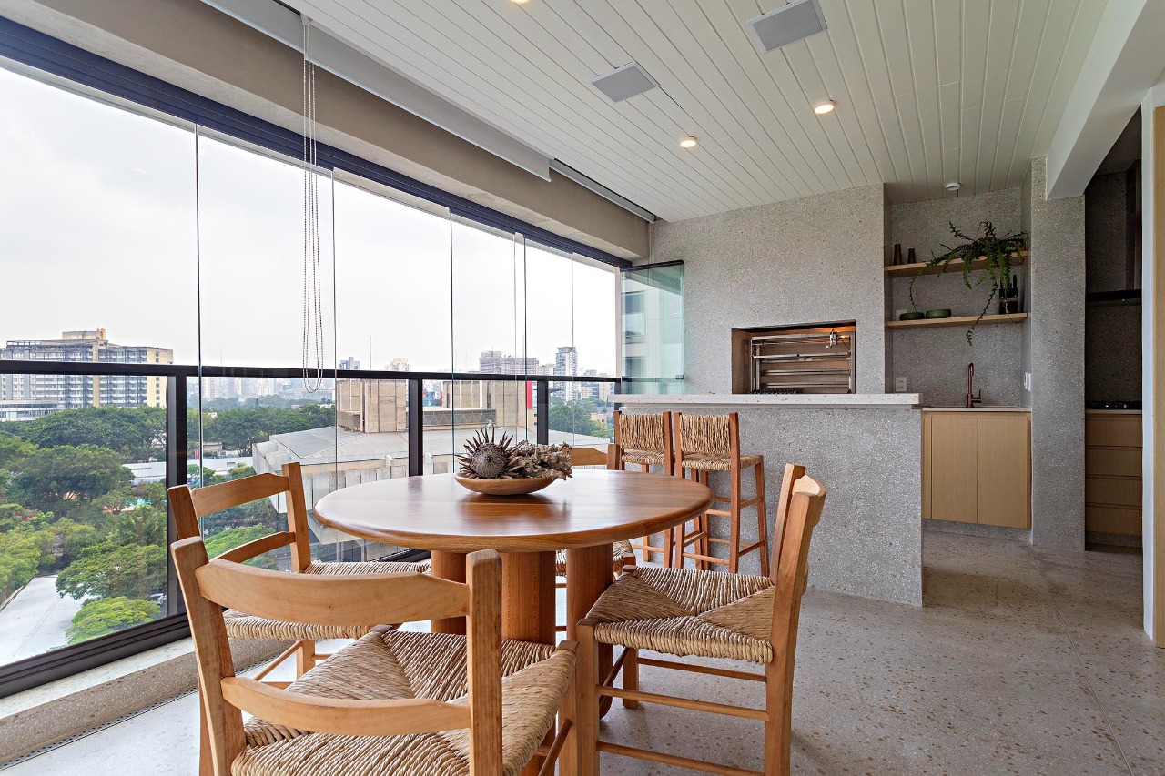 Apartamento sofisticado com varanda gourmet e porteira fechada próximo ao Parque Ibirapuera – 19612