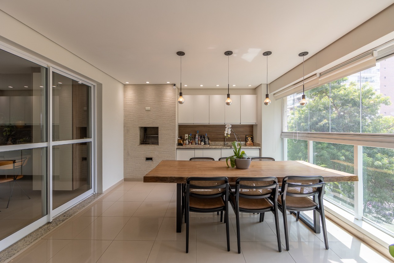 Apartamento lindo, iluminado e sofisticado para locação na Vila Olimpia. – AP3893