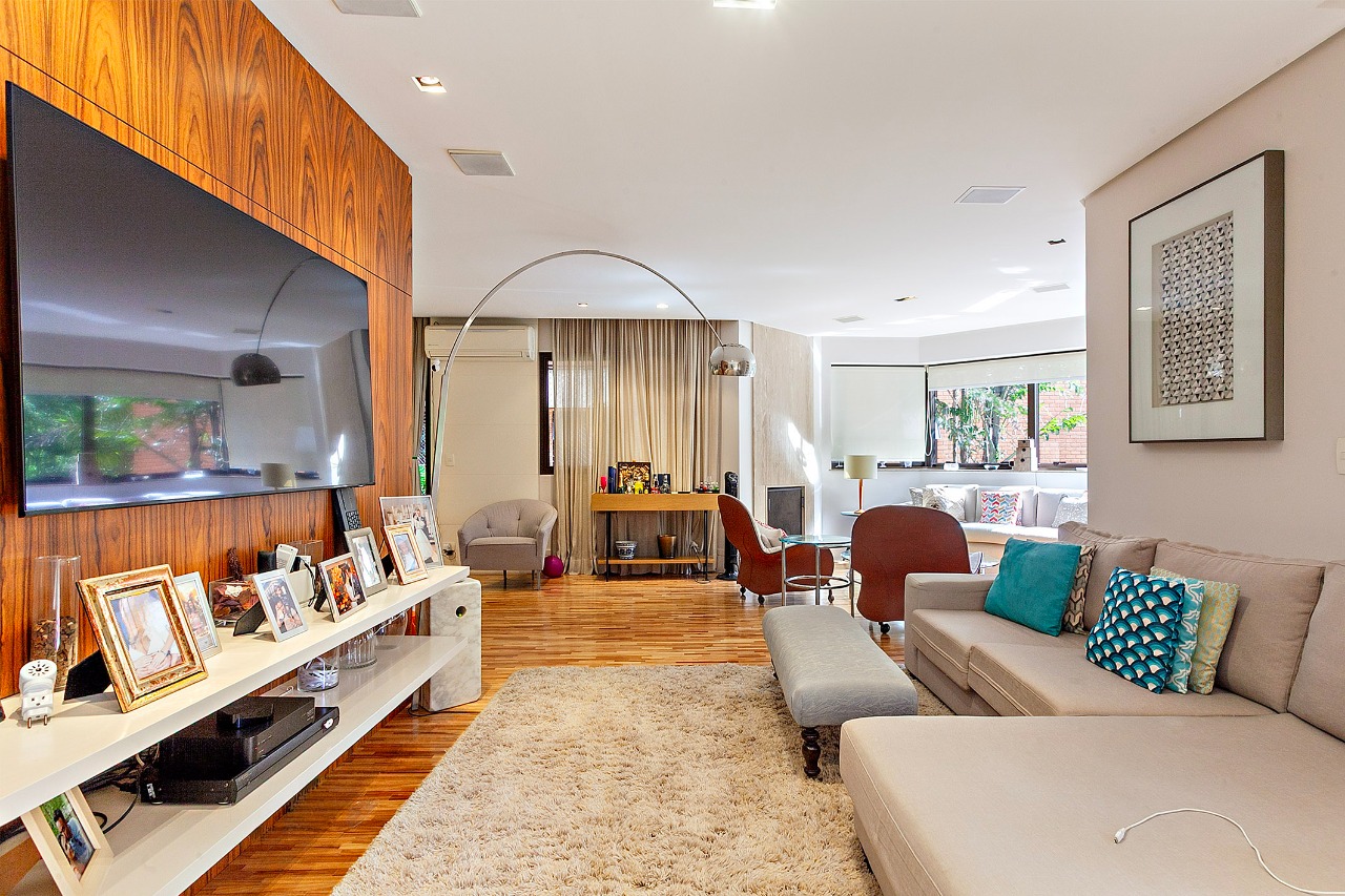 Apartamento lindo e moderno, totalmente reformado e pronto para morar. – 18259