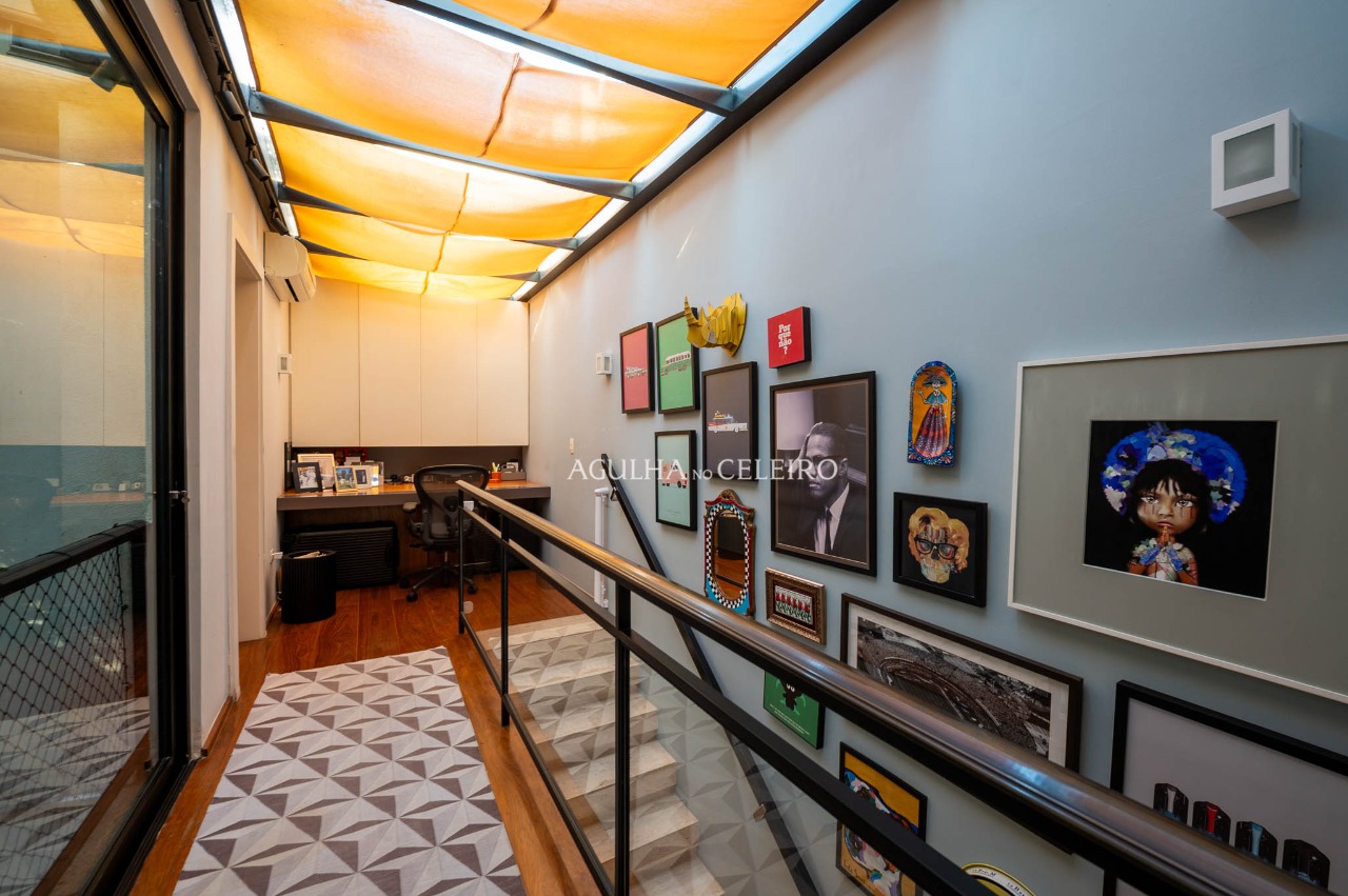 Uma casa de vila com alma, estilo e uma jabuticabeira no centro á venda na Vila Olímpia – 17833