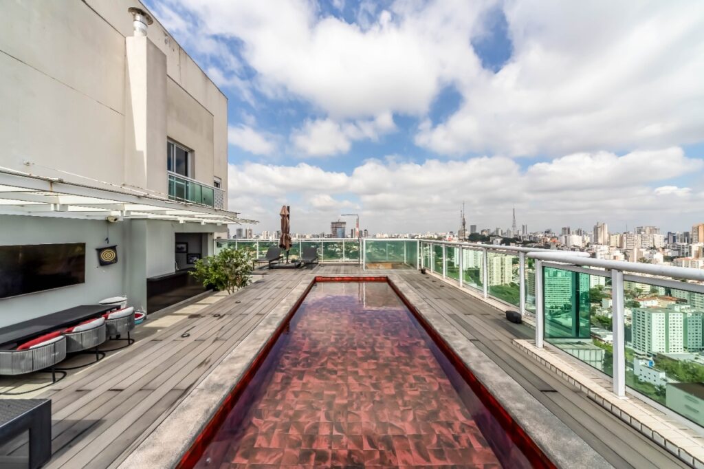 Cobertura mobiliada, com acabamentos lindos, piscina aquecida e vista maravilhosa, em Perdizes. – 19523
