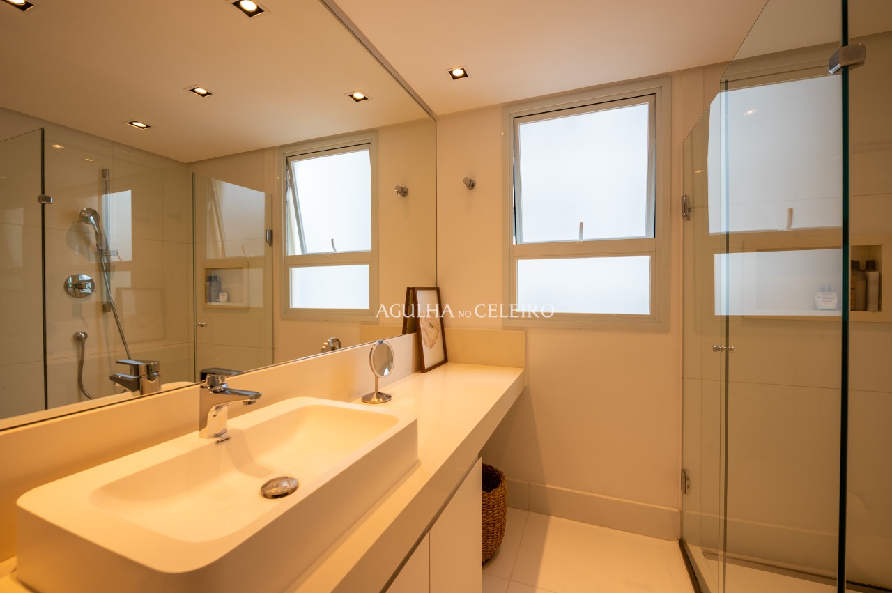 Apartamento elegante, amplos ambientes com muito bom gosto e conforto no Brooklin. – 19570