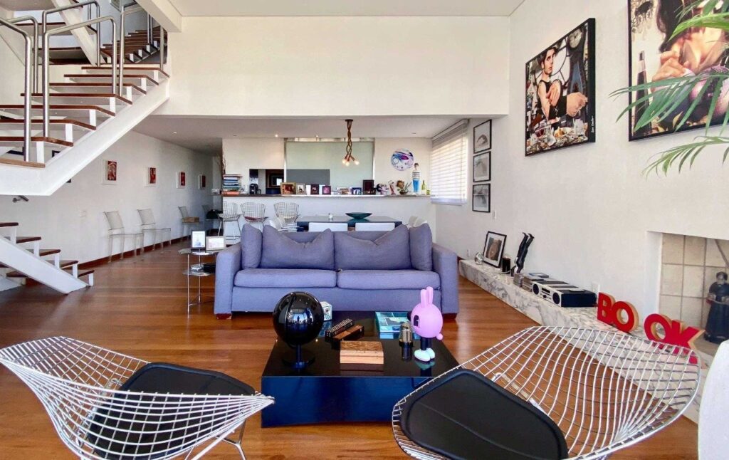 Cobertura triplex fantástica na Vila Madalena, com pé direito duplo e vista mágica da cidade. – 20085