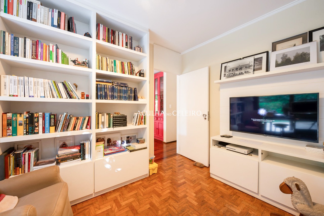 casa-espacosa-e-cheia-de-charme-a-venda-na-vila-madalena-19331-6