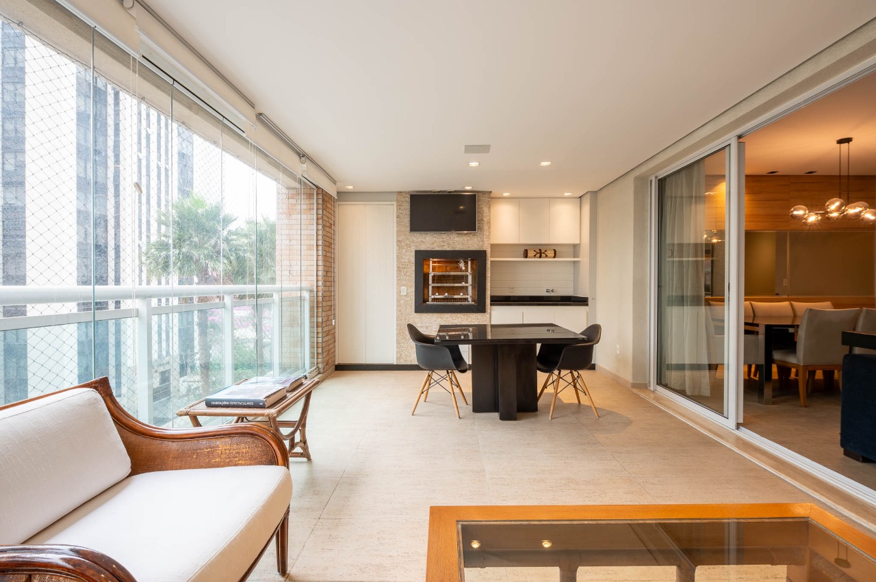 Apartamento espaçoso e com varanda gourmet para alugar na Vila olímpia – AP1054