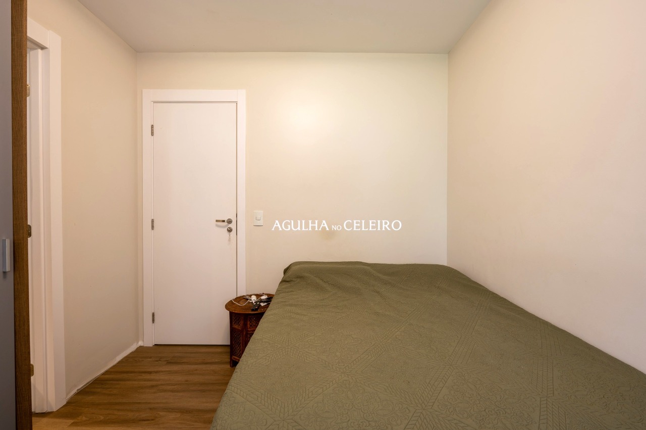 Lindo apartamento reformado e muito iluminado à venda em Perdizes. – 20021