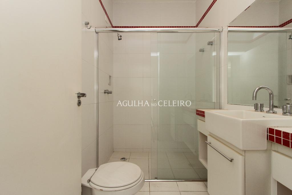 Casa linda e com muito espaço à venda no Alto de Pinheiros. – CA0246