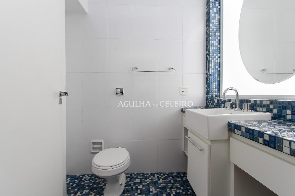 Casa linda e com muito espaço à venda no Alto de Pinheiros. – CA0246