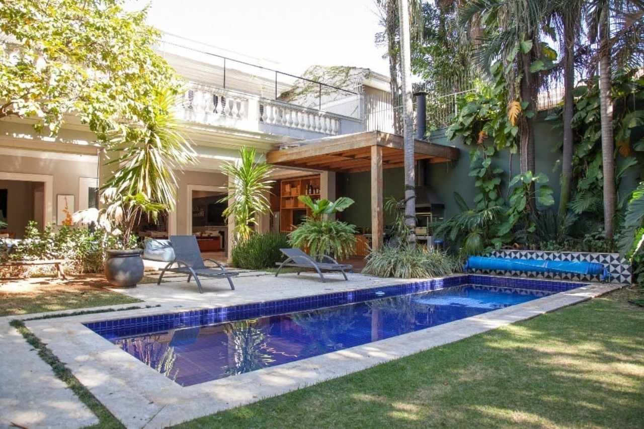 casa-com-muita-verde-a-venda-no-jardim-europa-ca0236-1