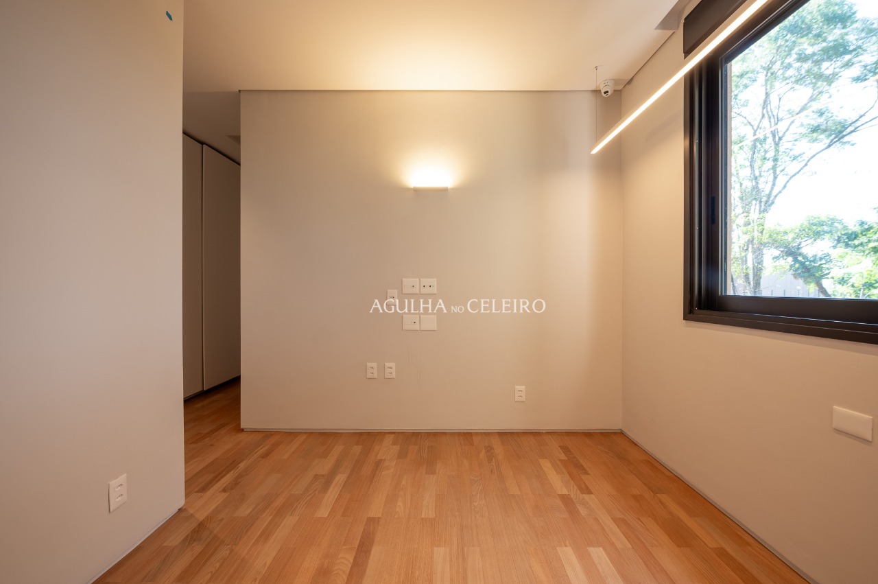 Residência sofisticada em condomínio exclusivo na Cidade Jardim. – 20088