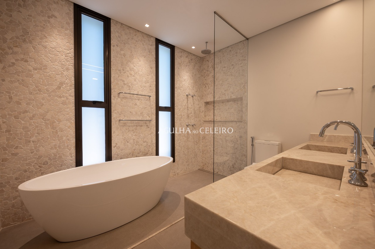 Residência sofisticada em condomínio exclusivo na Cidade Jardim. – 20088