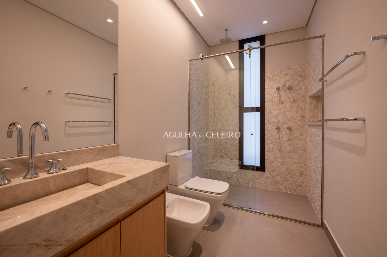 Residência sofisticada em condomínio exclusivo na Cidade Jardim. – 20088