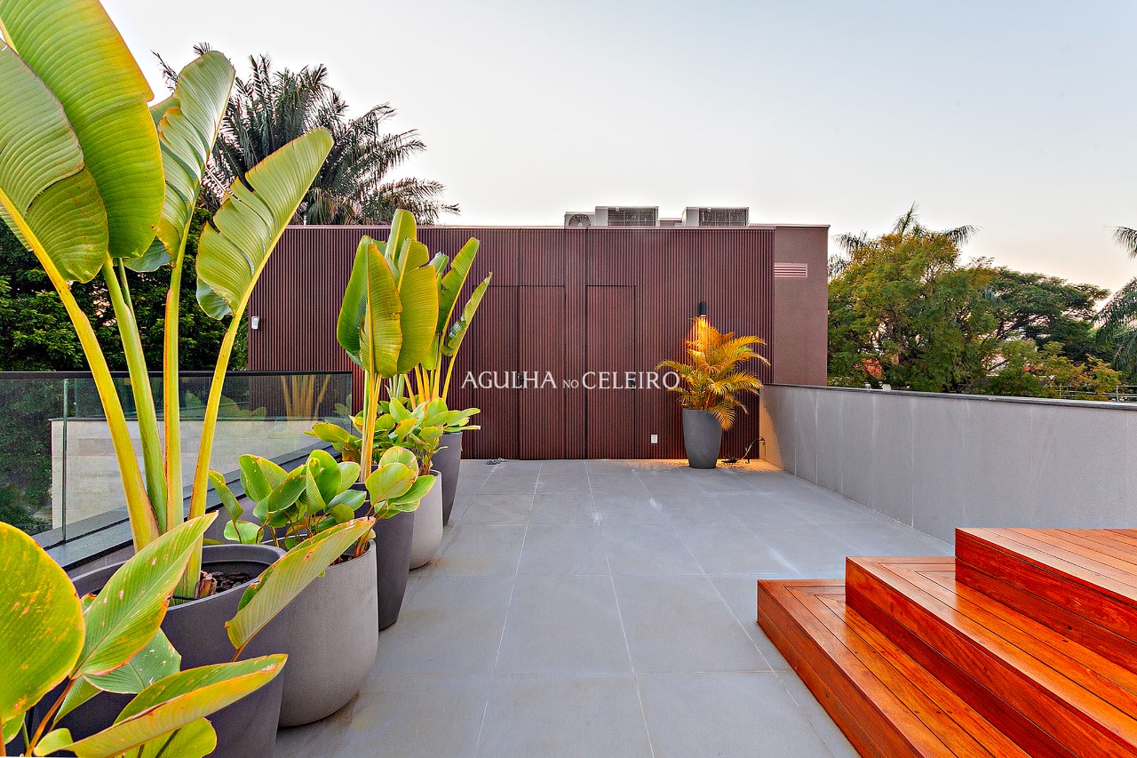 Totalmente reformada, acabamentos sofisticados a uma planta funcional e bem resolvida. – 9883 - _MG_1713