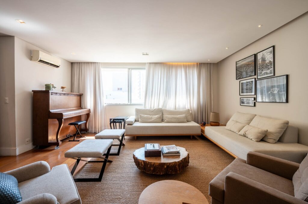 Apartamento Reformado no Miolo do Itaim Bibi para locação. – AP3897