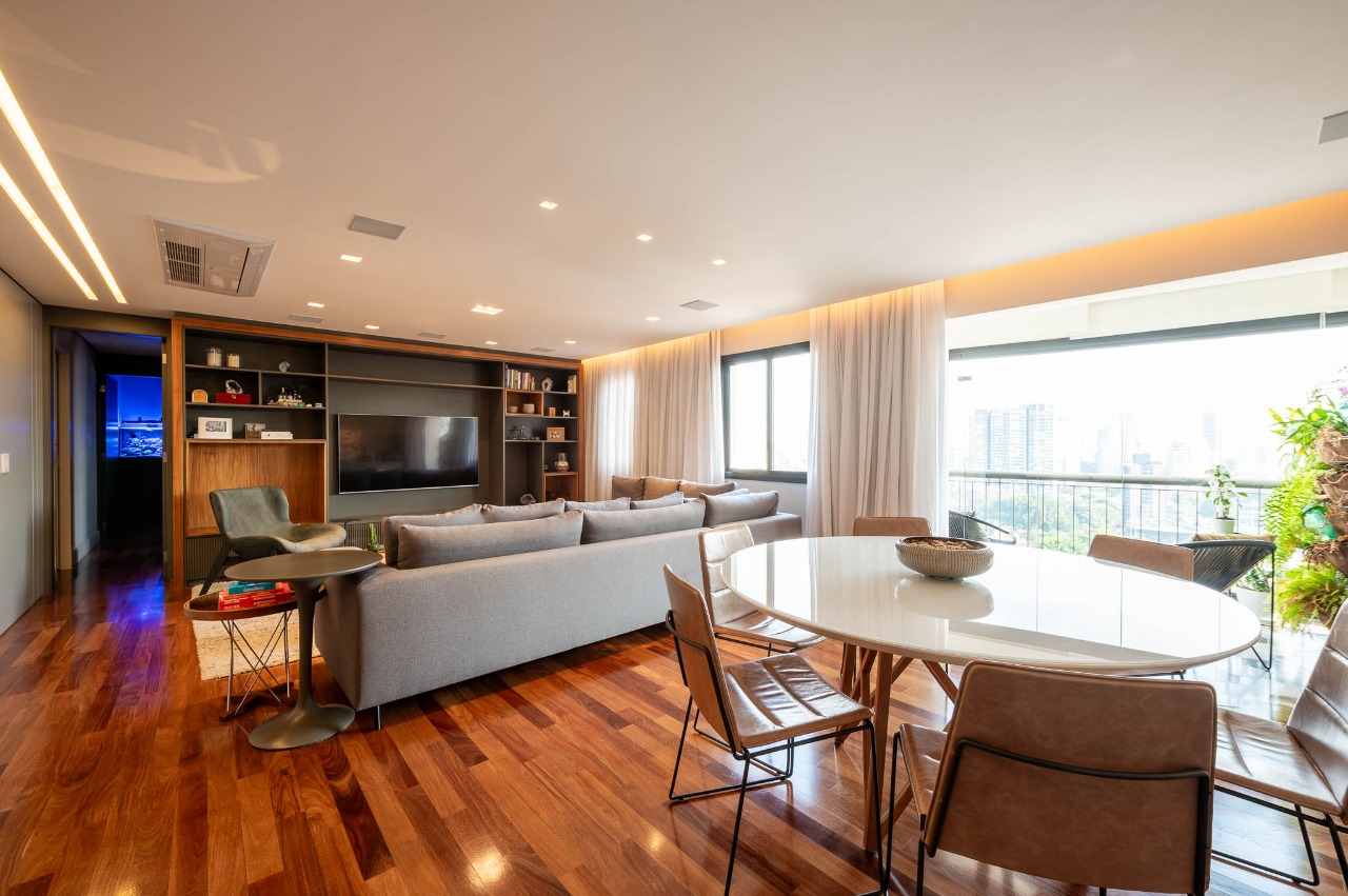 Lindo apartamento reformado e com mobília em Moema Pássaros. – 20179