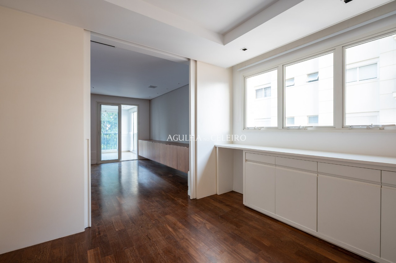 apartamento-sofisticado-amplo-e-com-muita-luz-natural-a-venda-na-vila-nova-conceicao-20268-5