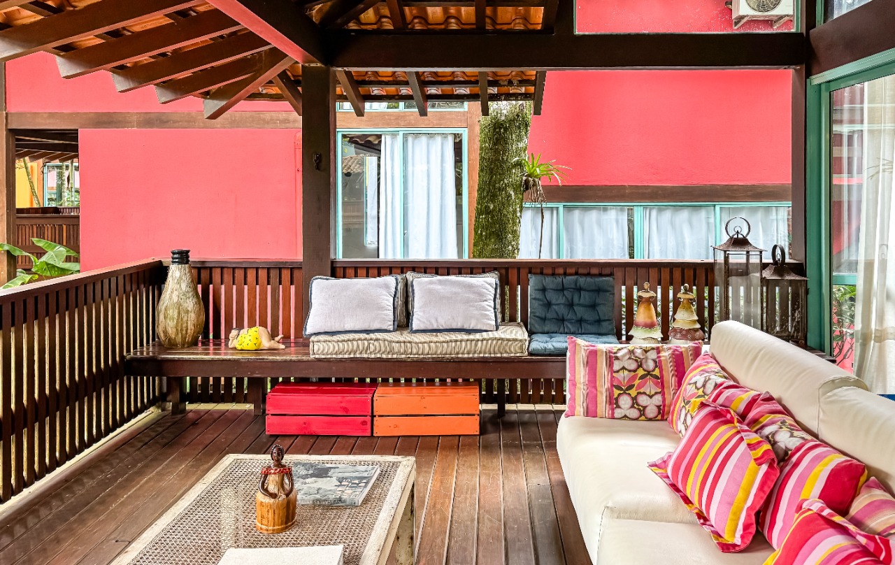 casa-de-praia-com-lareira-varanda-e-deck-com-churrasqueira-a-poucos-passos-da-areia-em-camburi-20537-21758587638