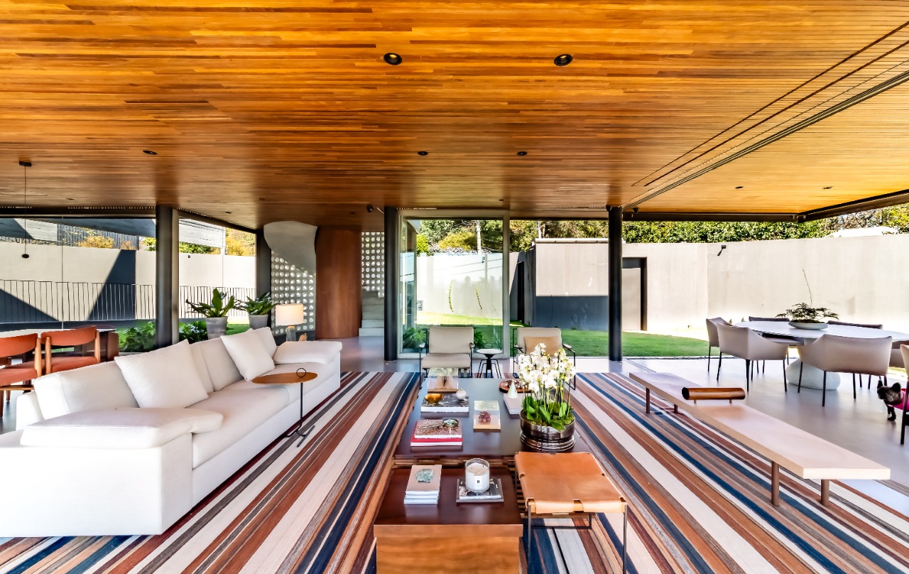 casa-modernista-com-projeto-lindo-amplo-jardim-com-piscina-de-tirar-o-folego-20515-51758421904