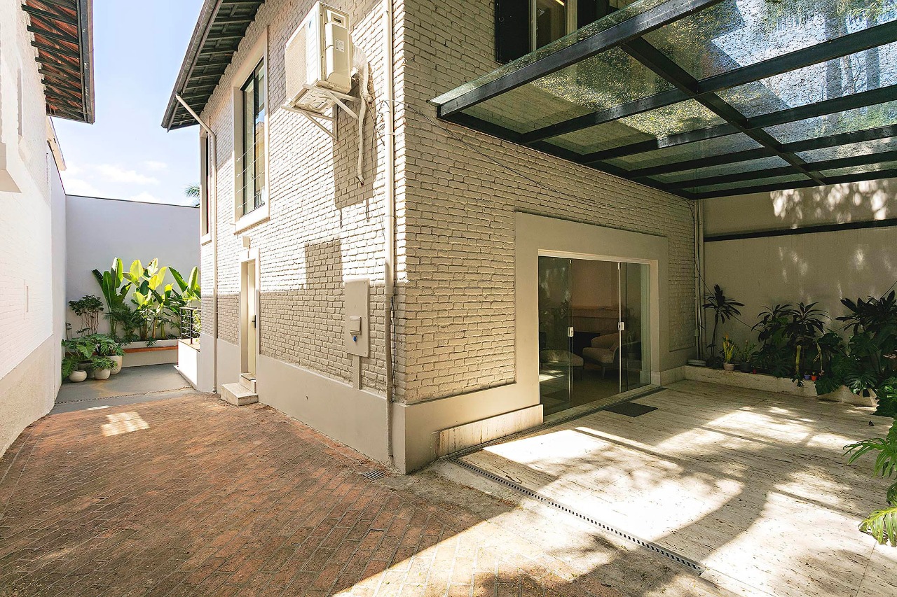 Casa à venda e locação no Jardim Paulistano – 12963