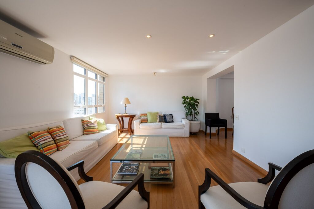 Um apartamento lindo e super completo. – 20320