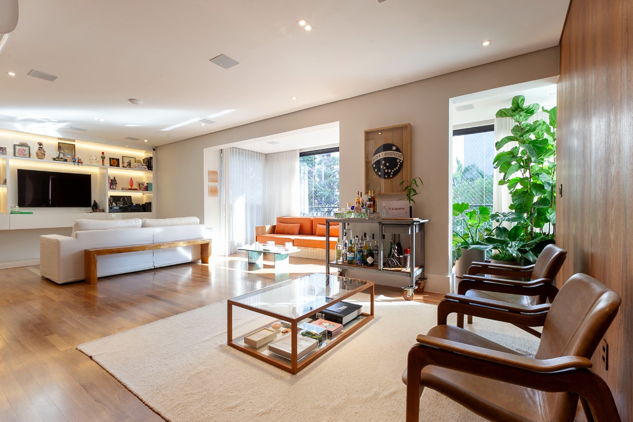 Apartamento reformado em localização privilegiada à venda no Brooklin. – 20520