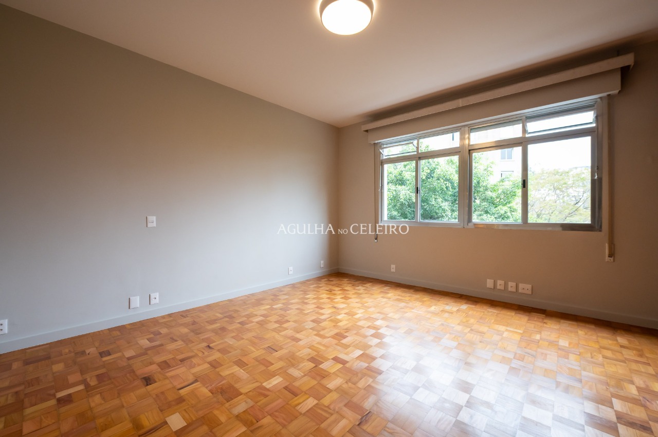 Apartamento recém reformado na frente do Parque do Povo. – 9068