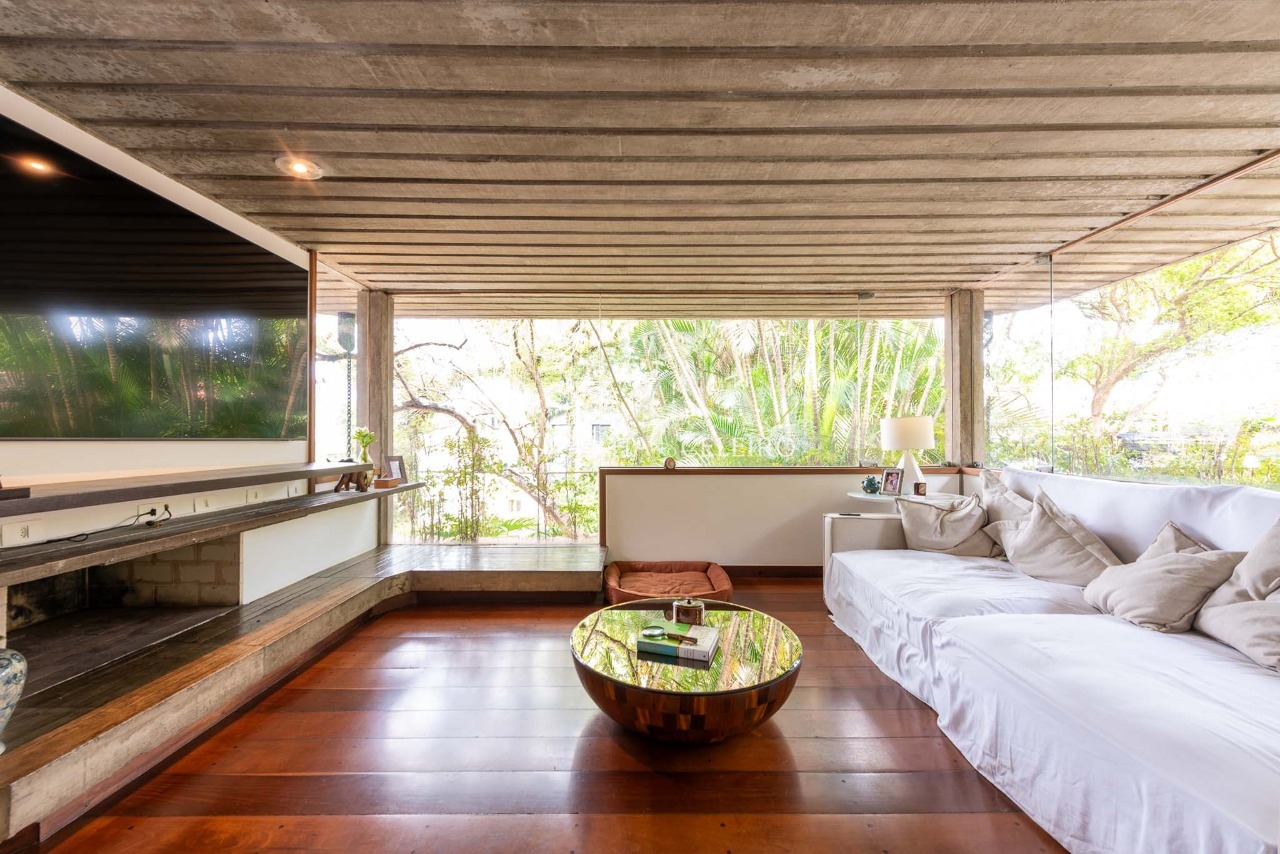 Casa com reforma recente à venda no Jardim Guedala. – 13396