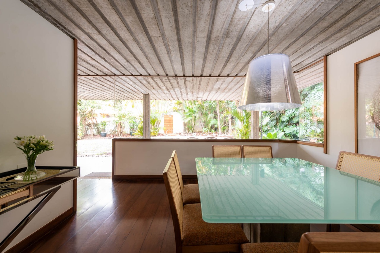 Casa com reforma recente à venda no Jardim Guedala. – 13396