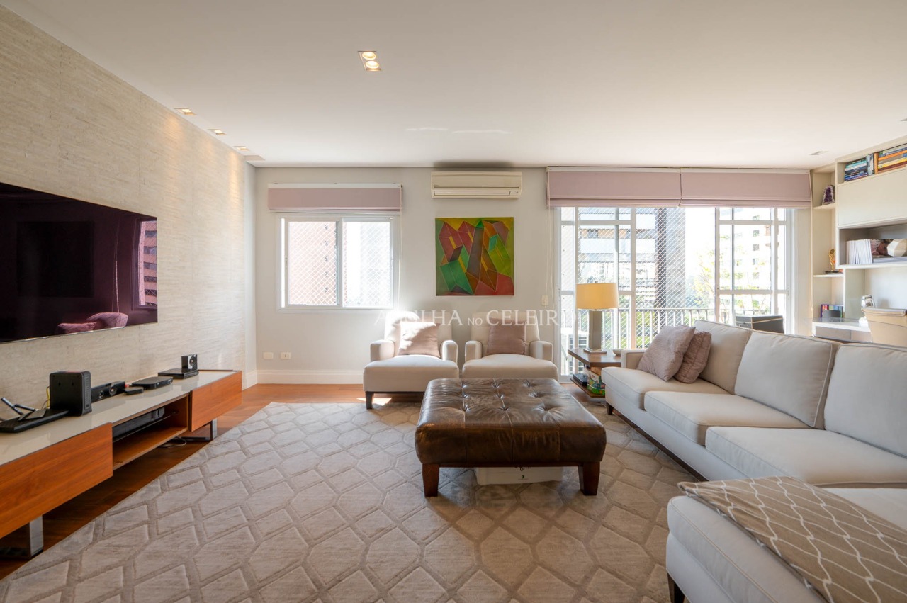 Apartamento reformado à venda Vila Nova Conceição – 17102