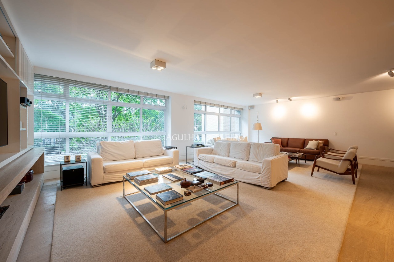 Apartamento elegante e espaçoso à venda no Jardim Europa – 20518