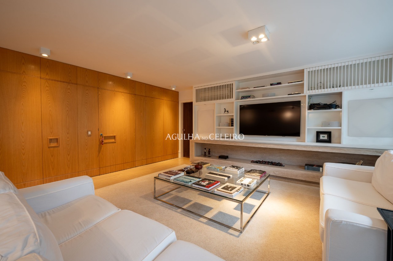 Apartamento elegante e espaçoso à venda no Jardim Europa – 20518