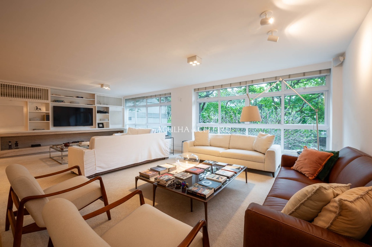 Apartamento elegante e espaçoso à venda no Jardim Europa – 20518