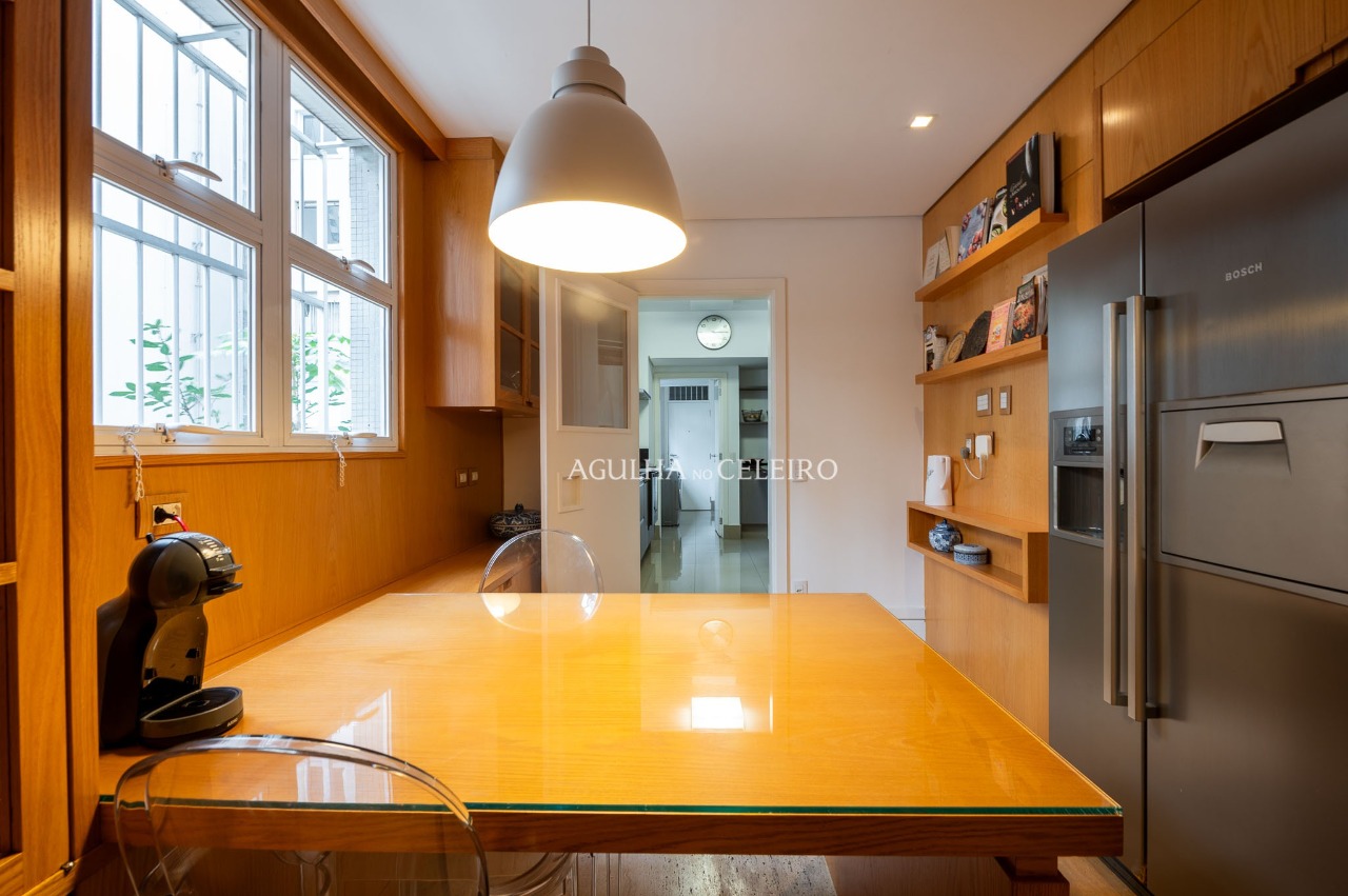 Apartamento elegante e espaçoso à venda no Jardim Europa – 20518