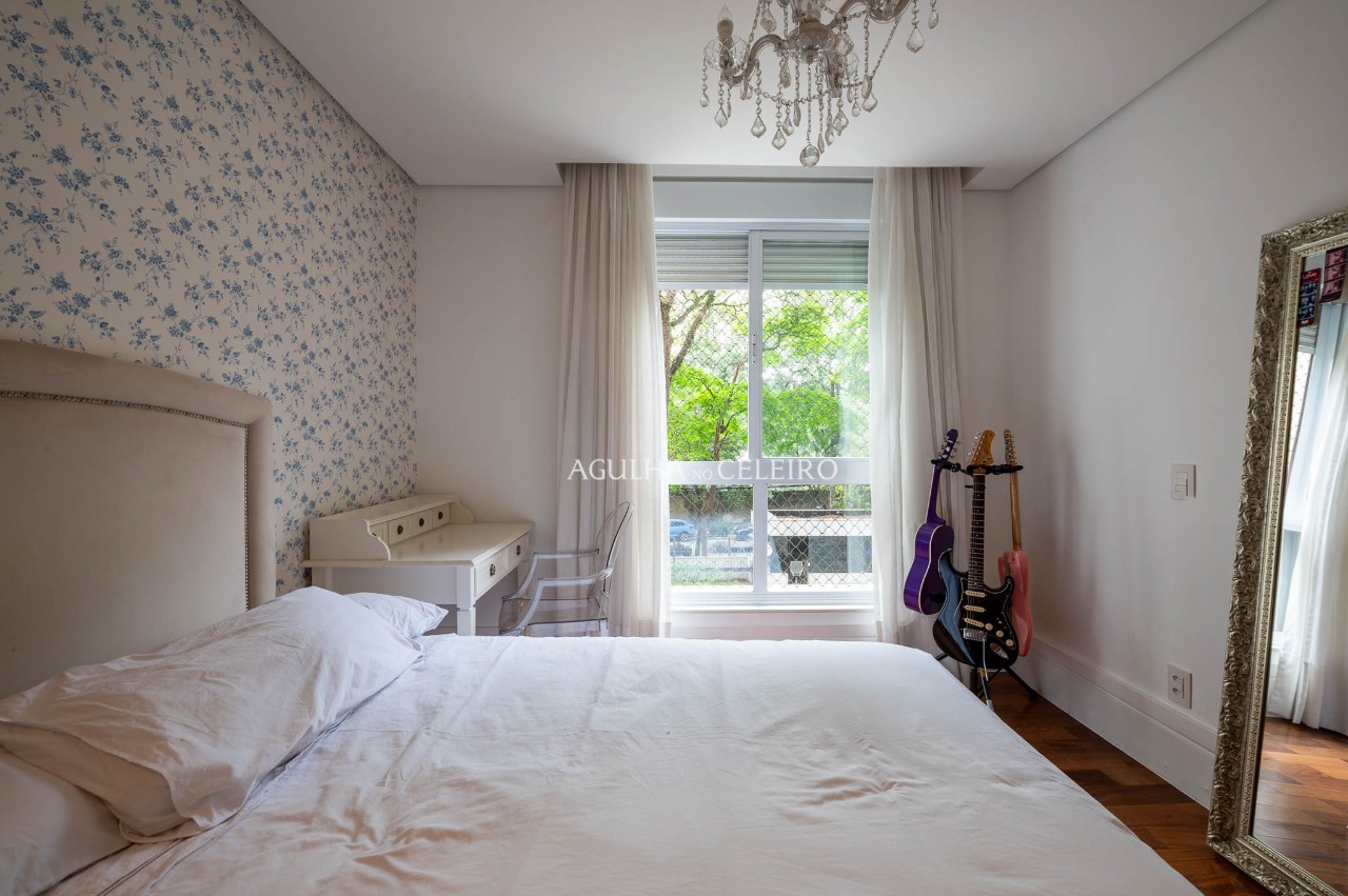 Apartamento elegante e espaçoso à venda no Jardim Europa – 20518