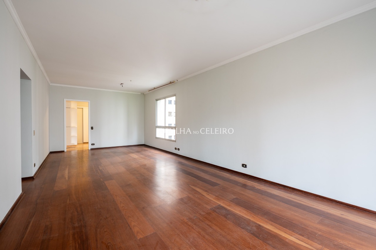 Apartamento com excelente planta e localização privilegiada à venda em Moema – 20523