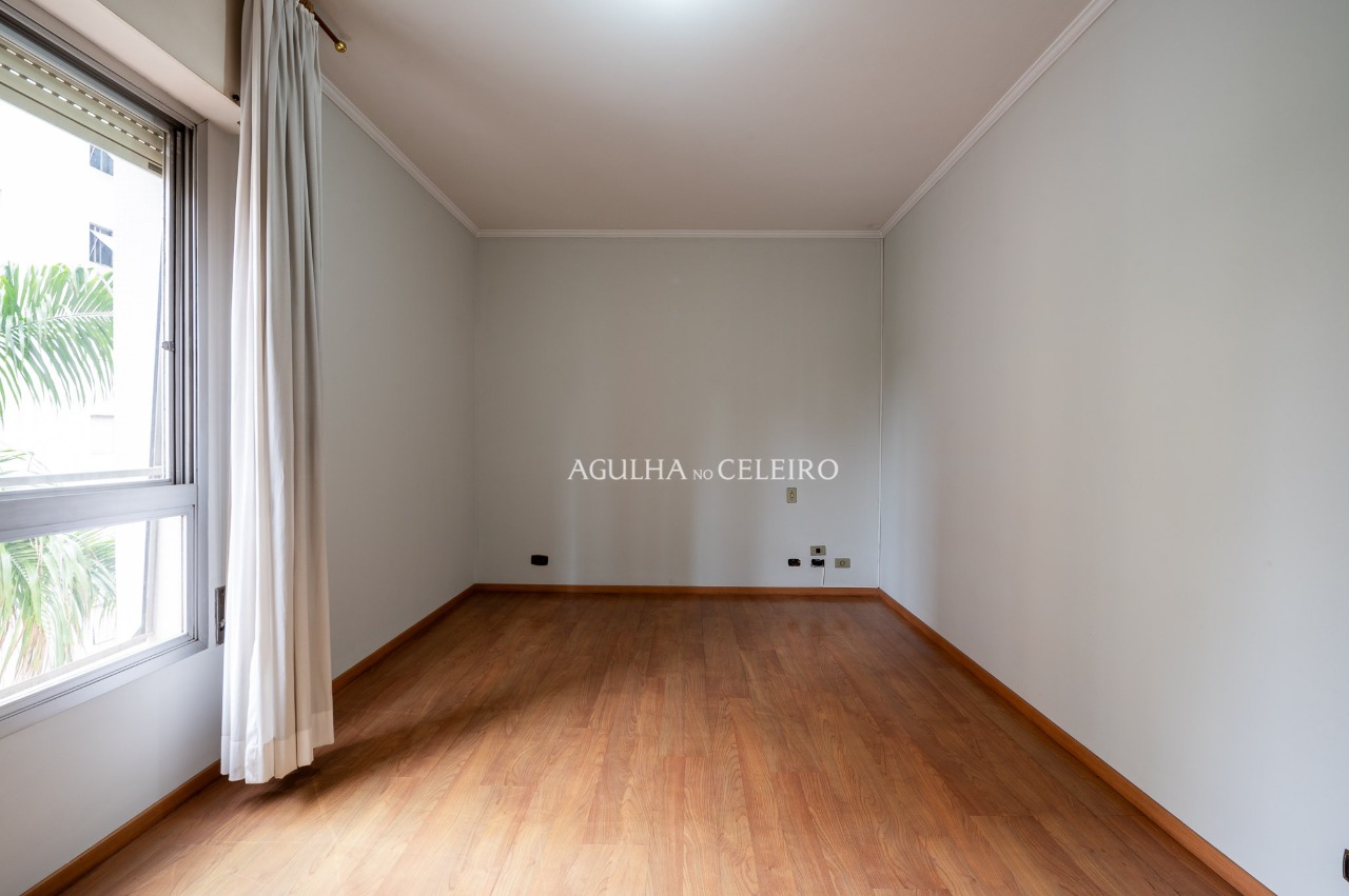 Apartamento com excelente planta e localização privilegiada à venda em Moema – 20523