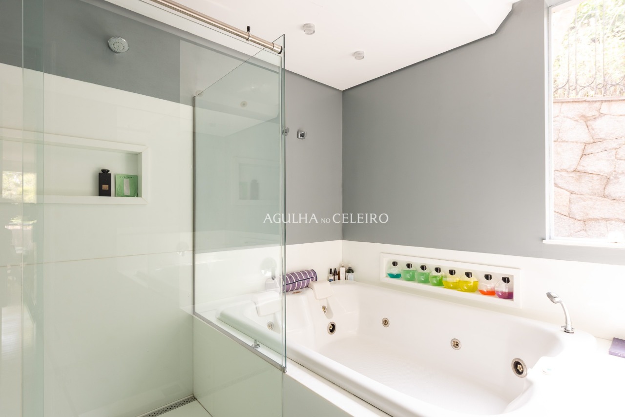 Casa em condomínio à venda no Jardim Guedala. – 20552