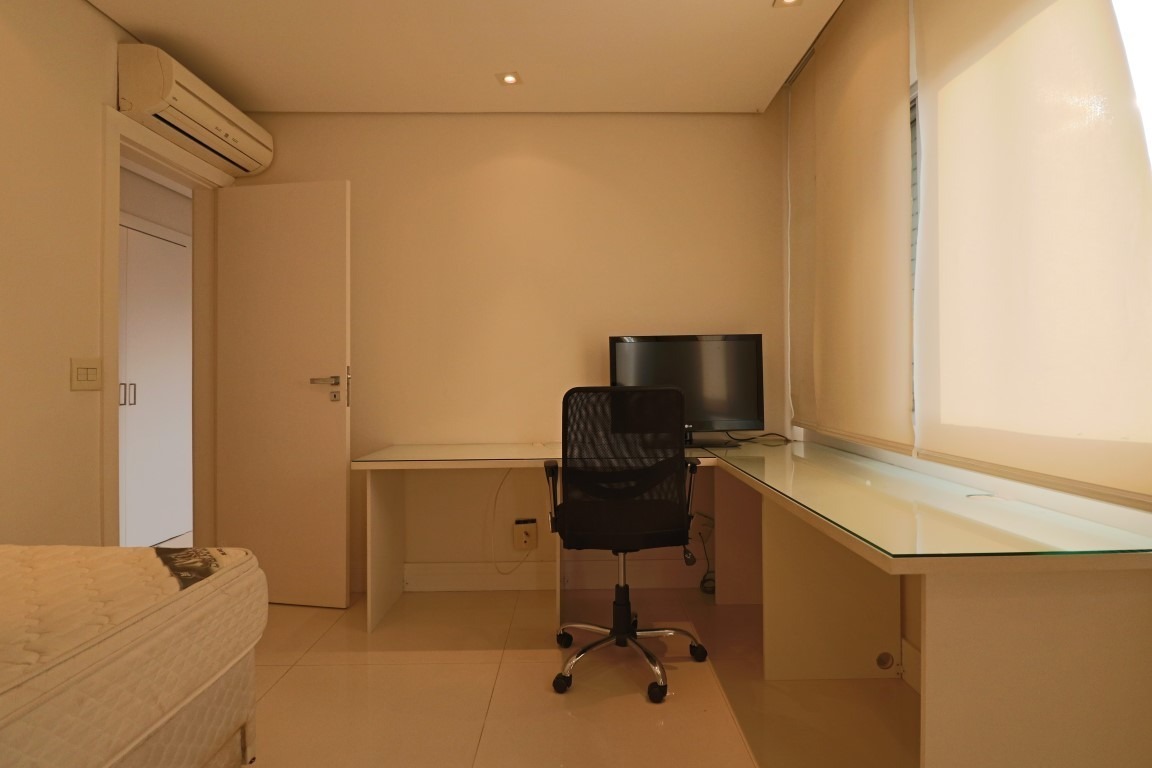 Apartamento mobiliado para locação, com vista privilegiada. – 20555