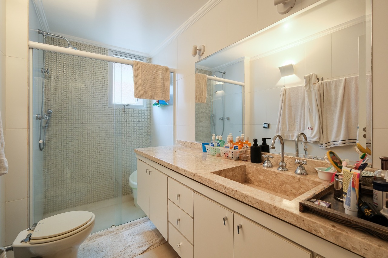 Apartamento à venda colocado no Ibirapuera. – 20638