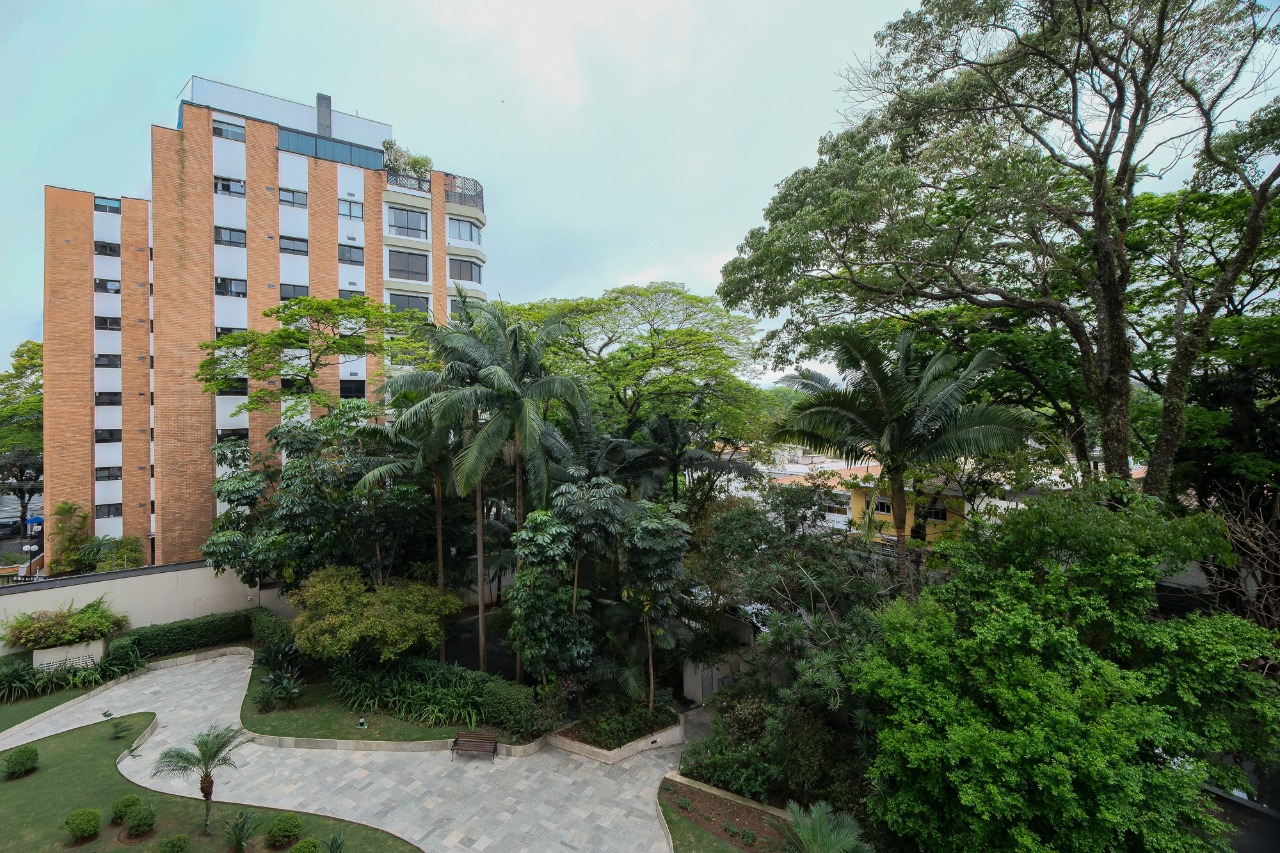 Apartamento à venda colocado no Ibirapuera. – 20638