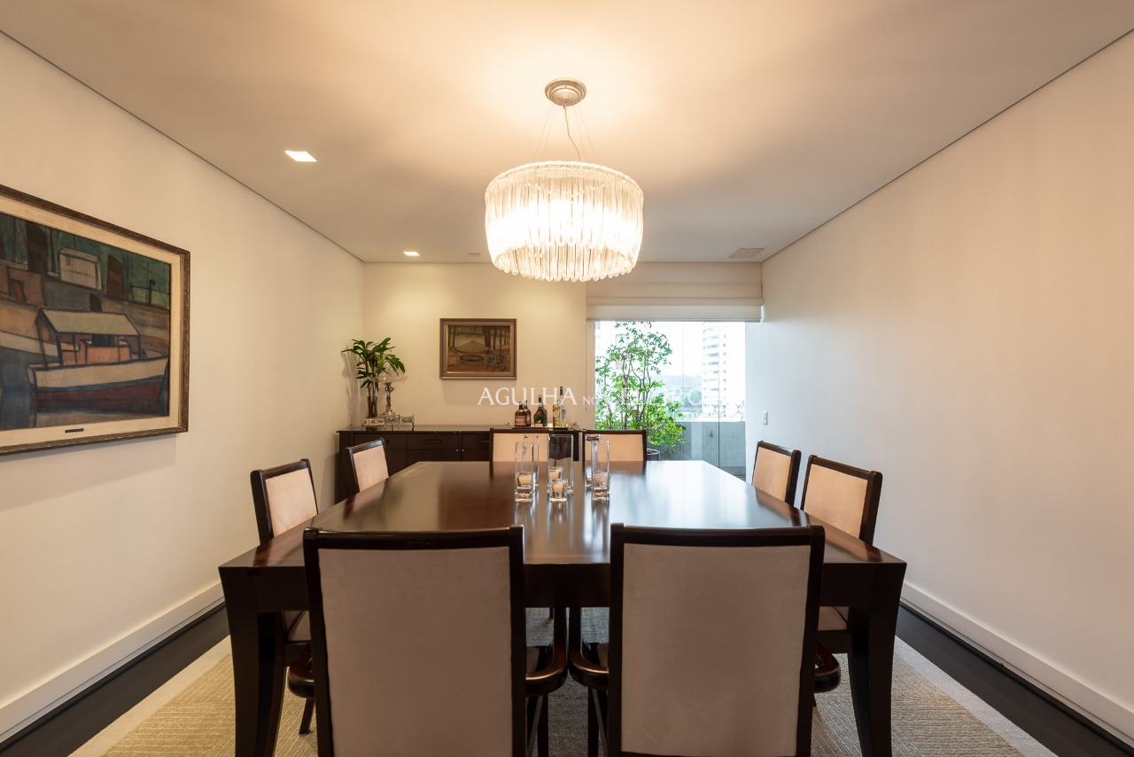 Apartamento amplo à venda em Alto de Pinheiros, próximo ao Parque Villa Lombos – 20643