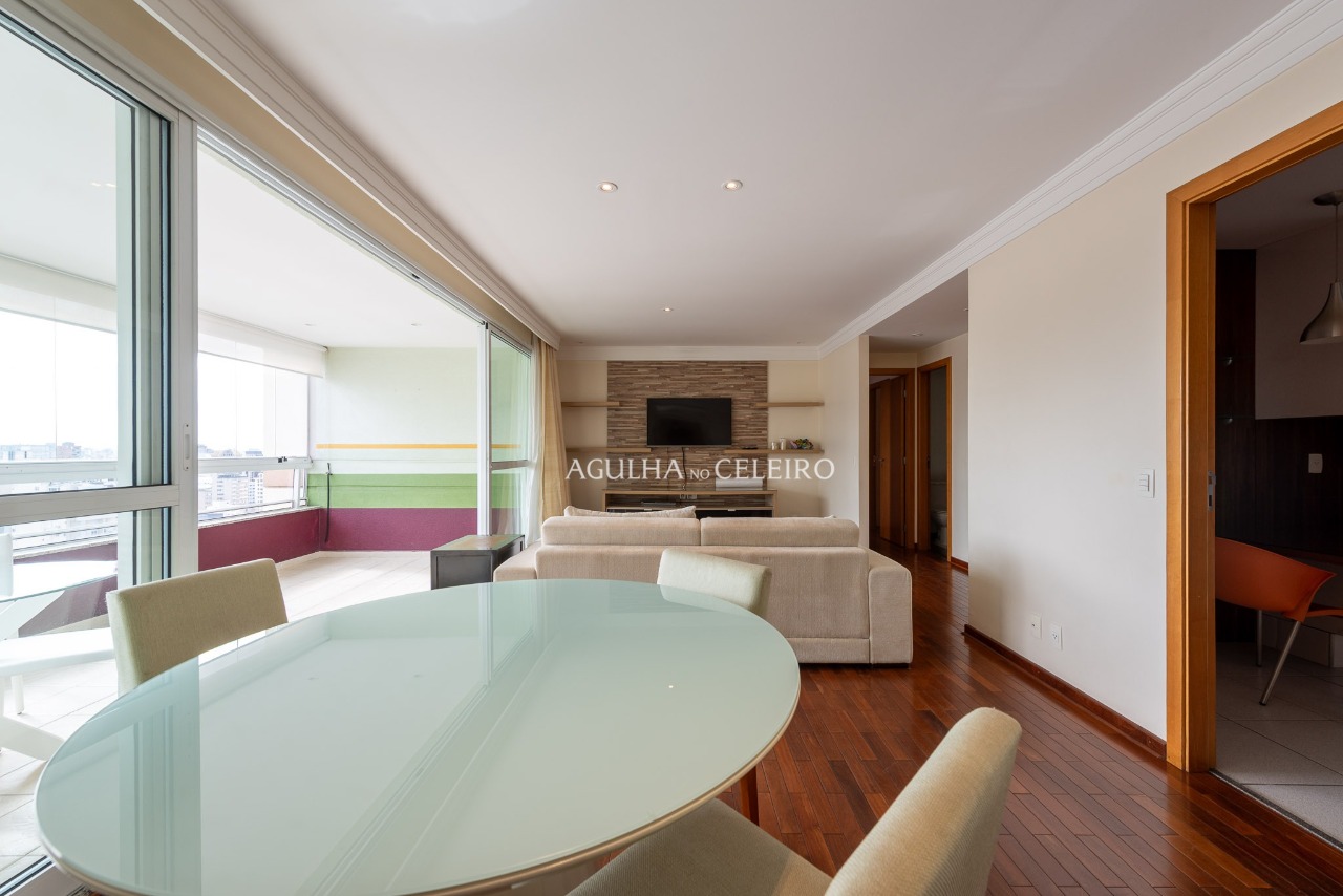 Apartamento com varanda gourmet envidraçada e vista deslumbrante no Itaim. – 20750