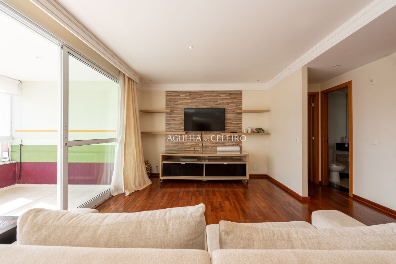 Apartamento com varanda gourmet envidraçada e vista deslumbrante no Itaim. – 20750