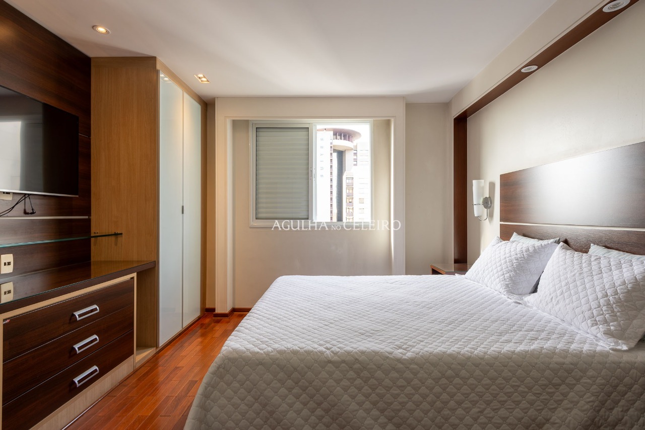 Apartamento com varanda gourmet envidraçada e vista deslumbrante no Itaim. – 20750