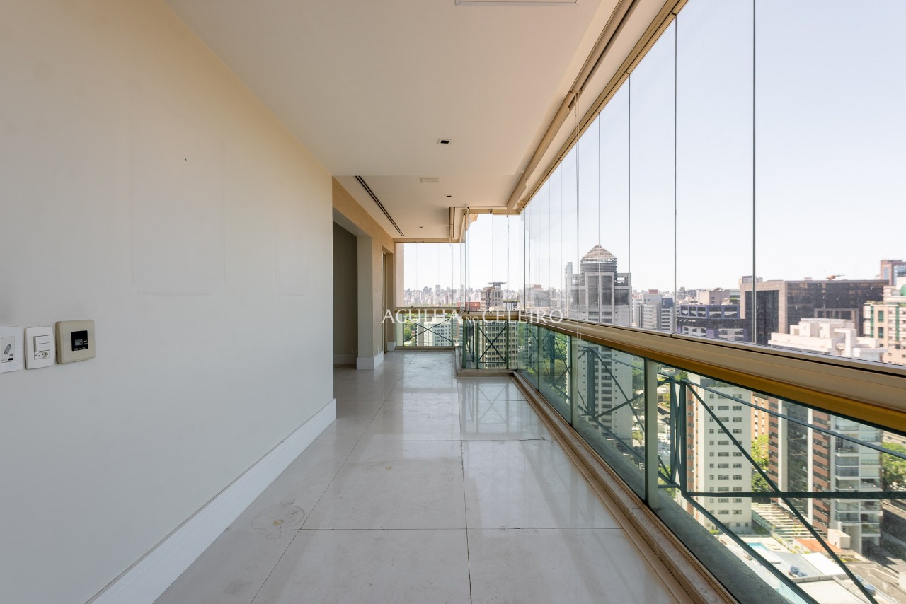Apartamento espetacular no Jardim Paulistano com quadra de tênis. – 20761